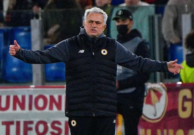 海星体育直播-穆里尼奥：两点球漏判清晰无误 因裁判丢了太多分