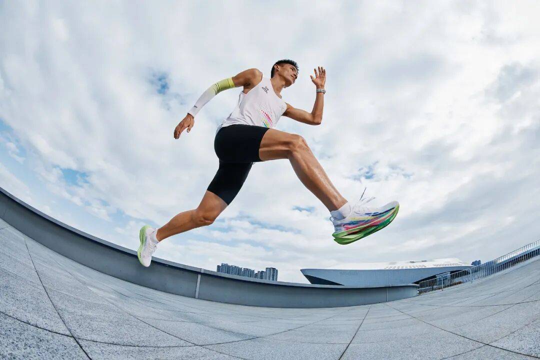 海星体育直播-中国马拉松跨入&amp;quot;205时代&amp;quot;背后，一款跑鞋的二十年押注